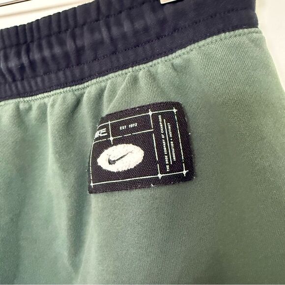 Nike Shorts 4.5'' Mens Sz L Green Fleece Plush Logo Sportswear Activewear Rare! - Picture 7 of 12